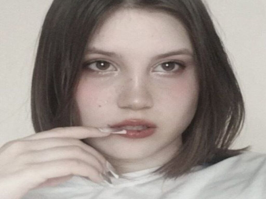 AdaRoyale Nude