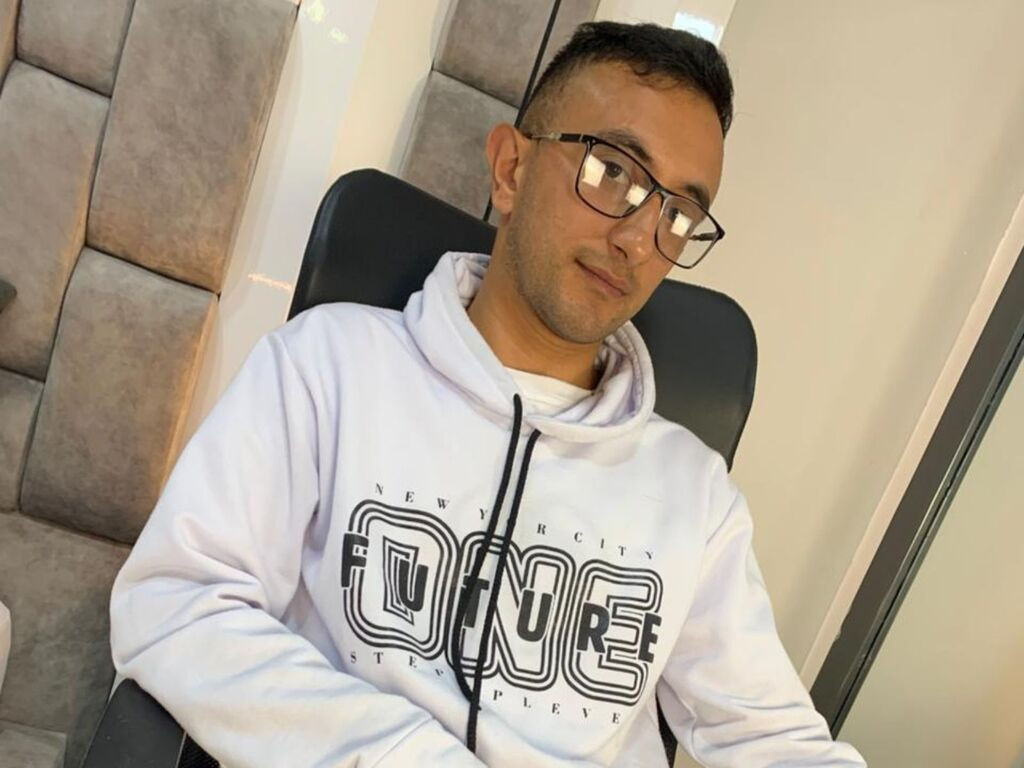 AdamHuntter LiveJasmin