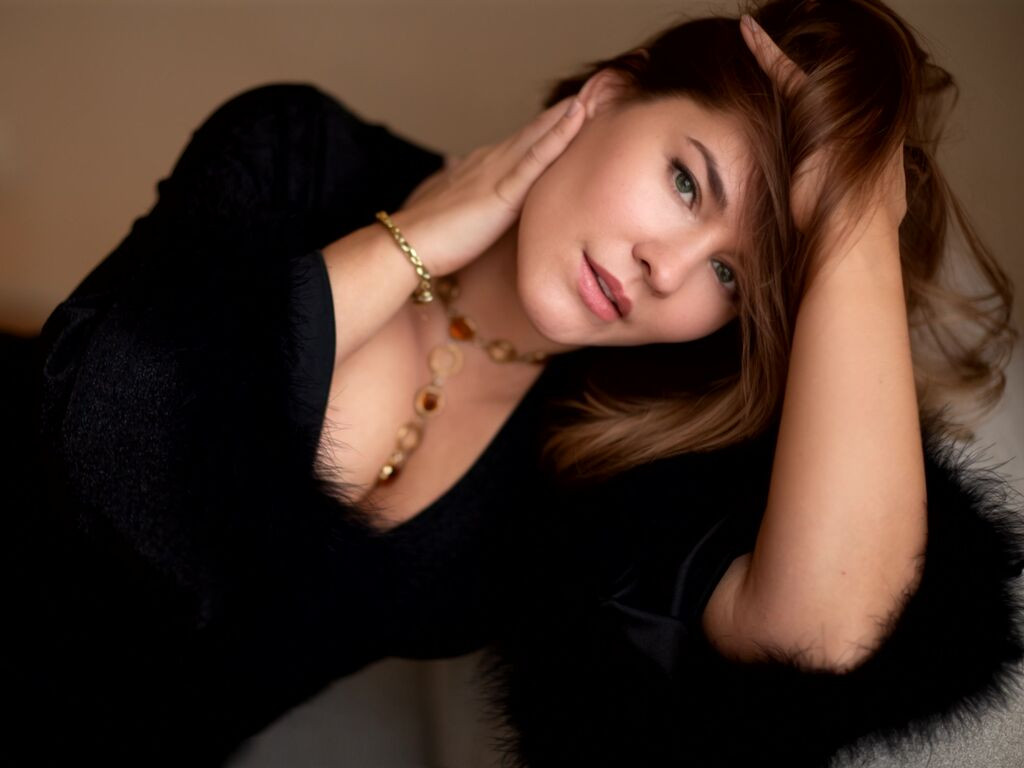 AdelRusso LiveJasmin