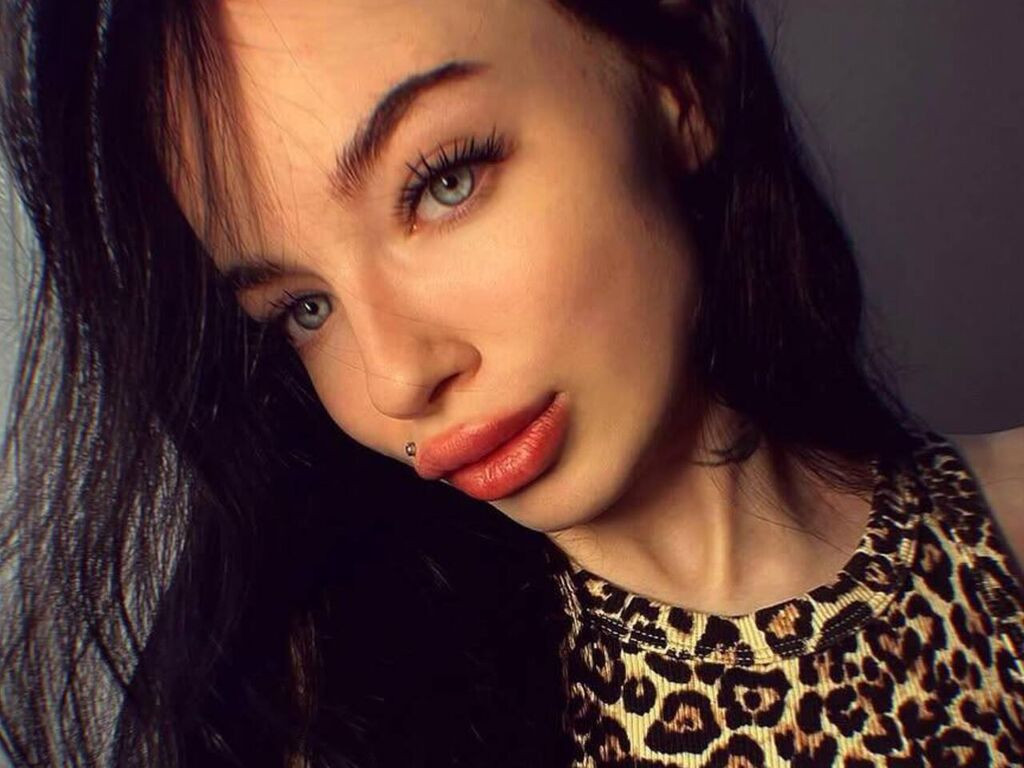 AdelineNoir LiveJasmin