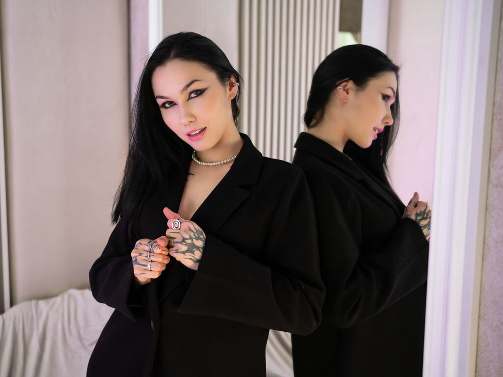 AdelineValentine Desnudo