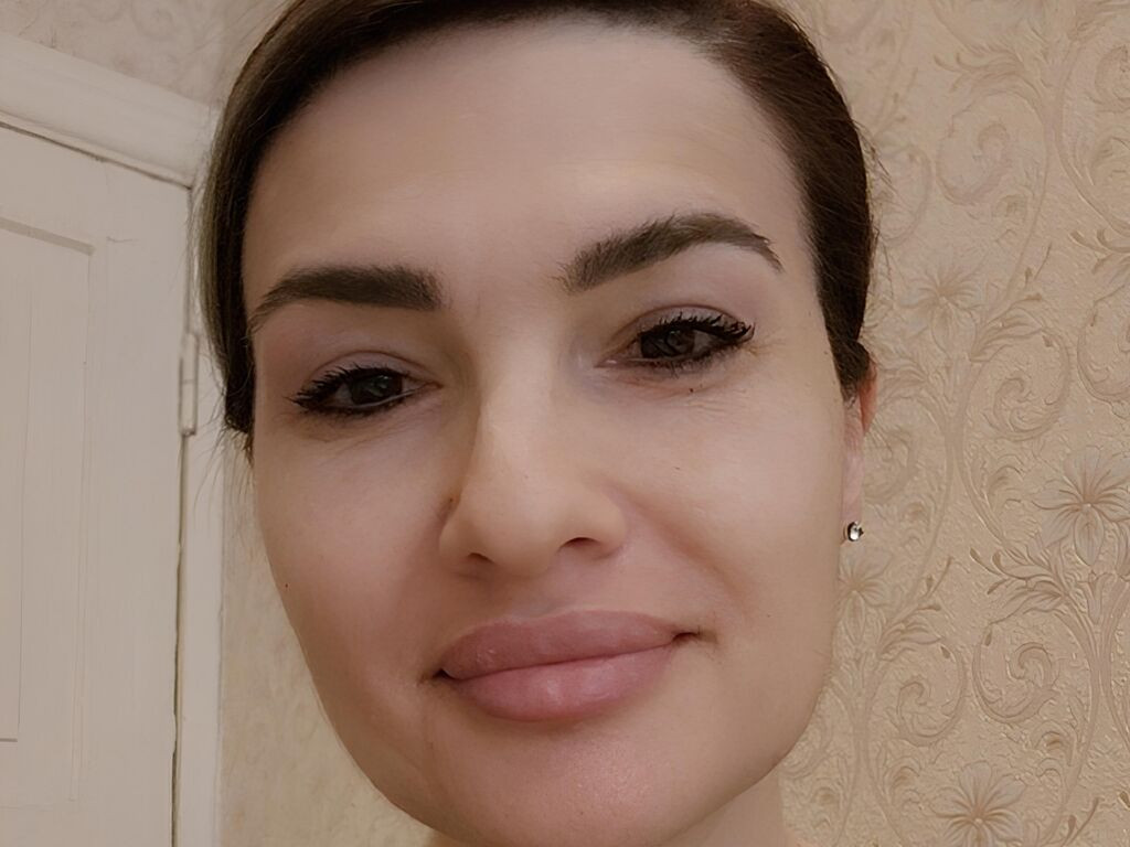 AdelyBunnes LiveJasmin