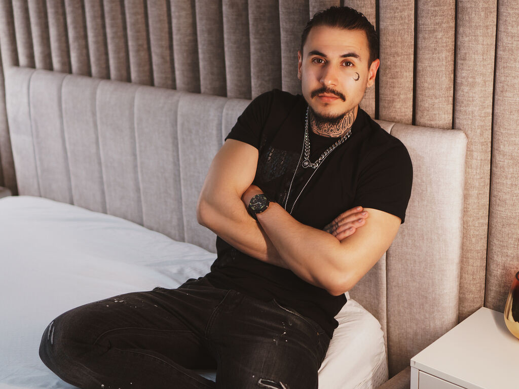 AdonisKalistru Desnudo