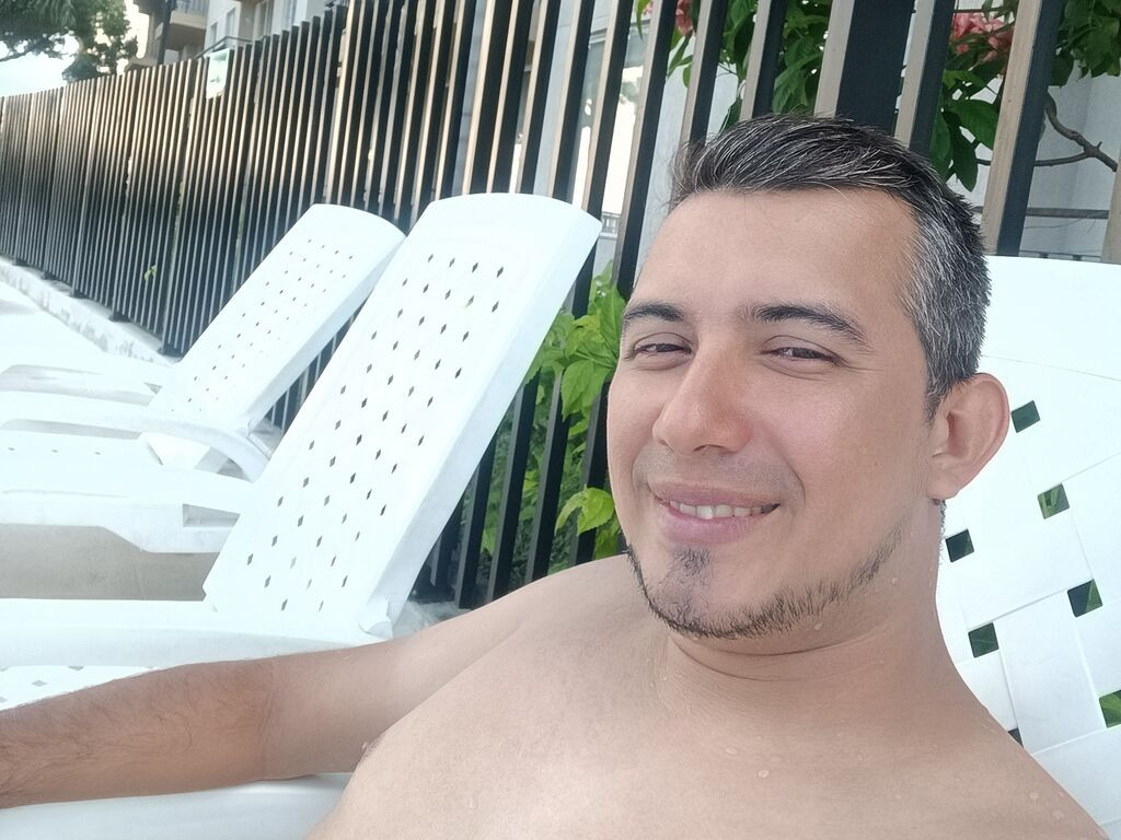 AdrianHuntercol LiveJasmin