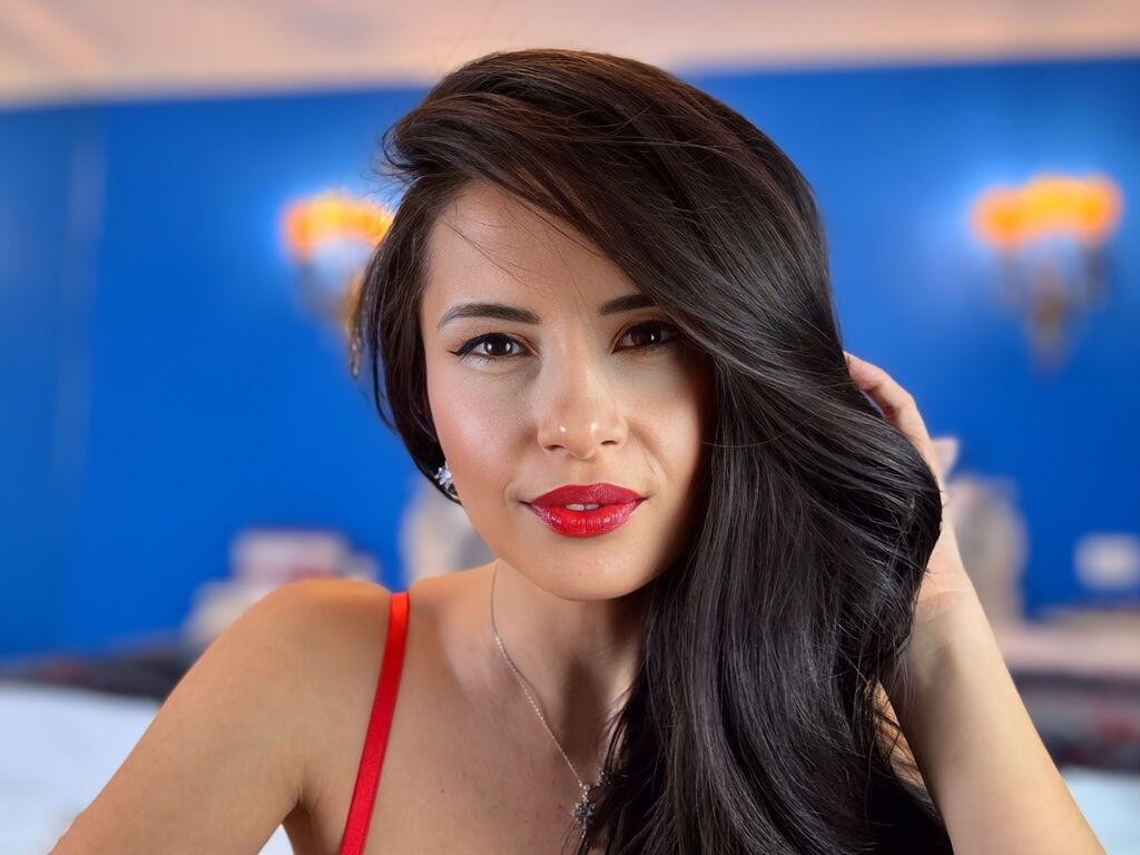 AdrianaHunt LiveJasmin