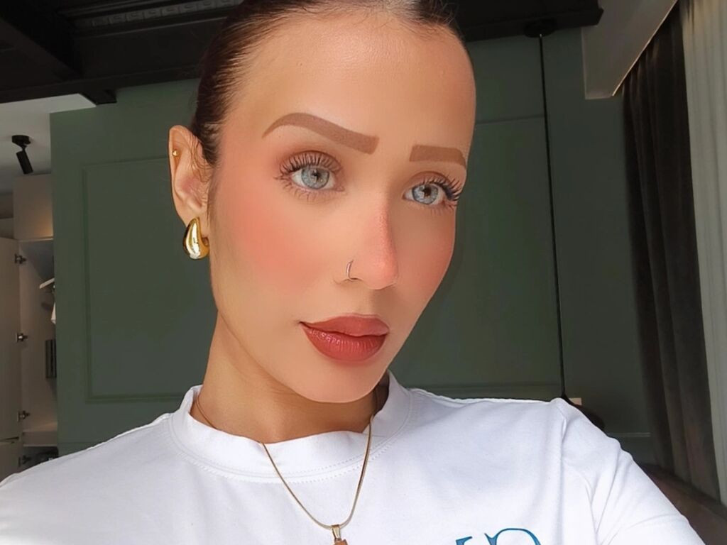 AdrianaRossetti LiveJasmin