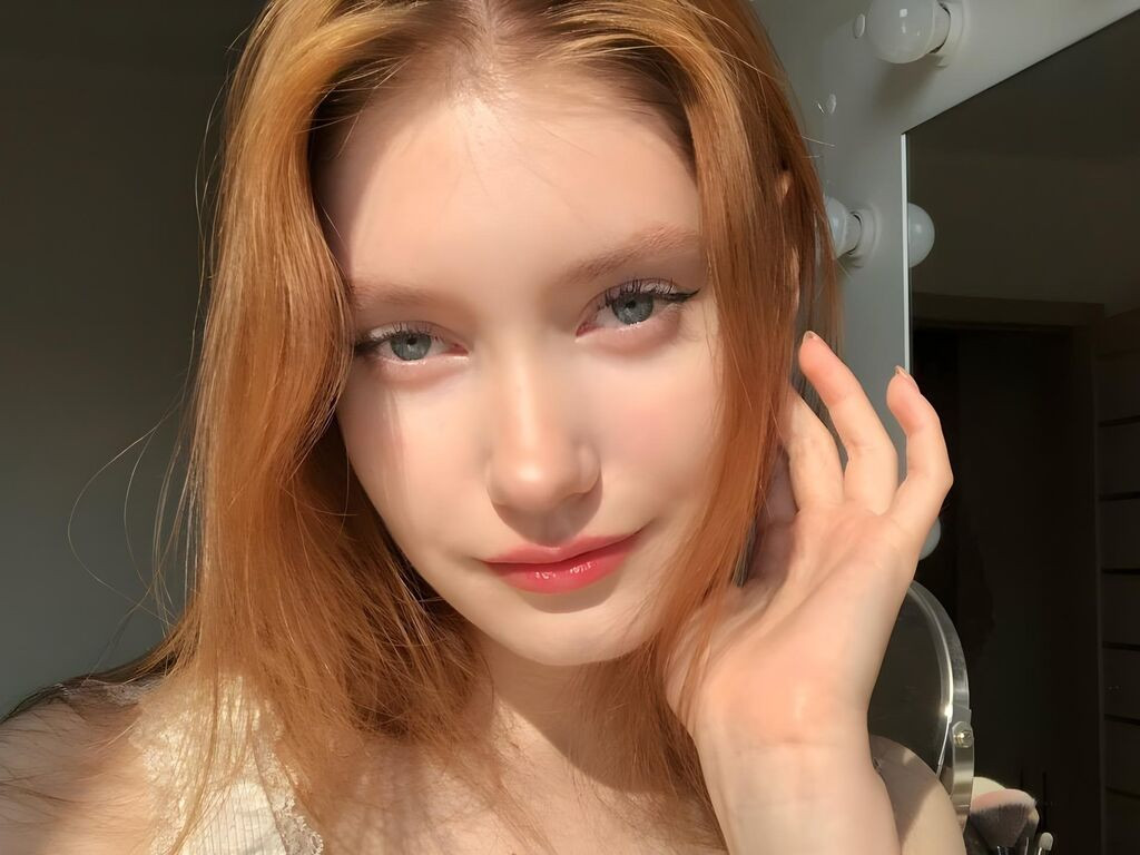 AileenMoor LiveJasmin
