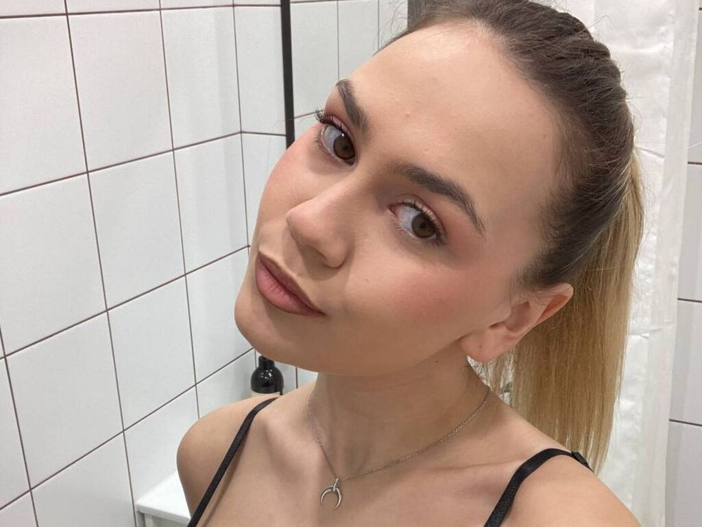 AkikoOiler LiveJasmin