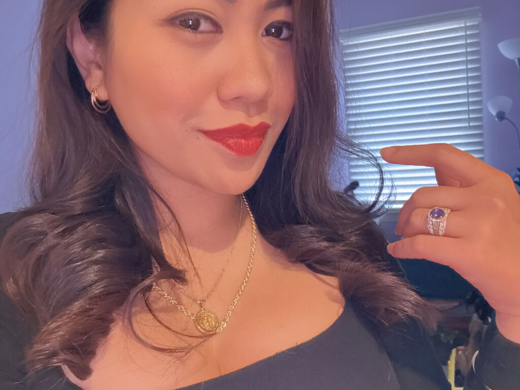 AkiraCrush LiveJasmin