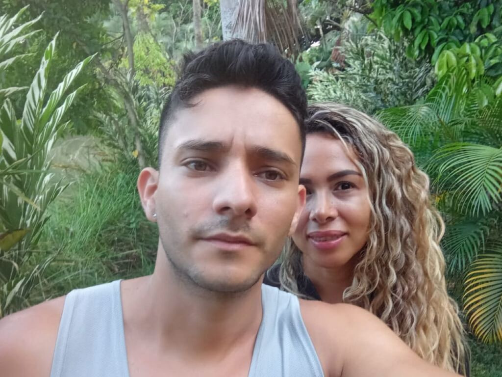 AlannaAndMark LiveJasmin