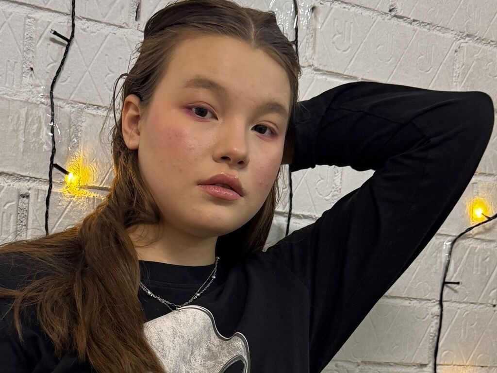 AlbertaSchmandt Nude