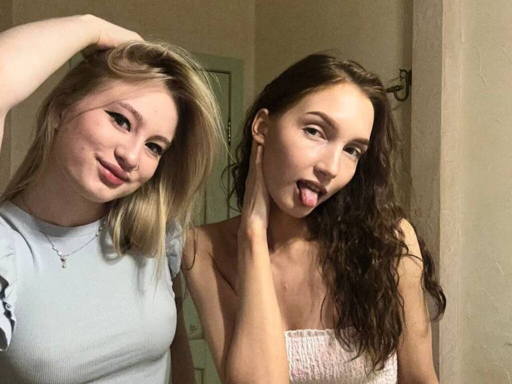 AlbinaAndMeghan LiveJasmin