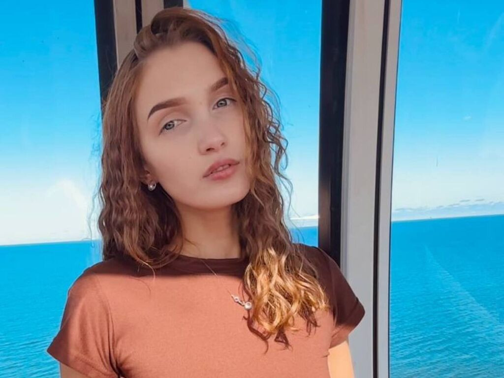 AlbinaFichtner Desnudo