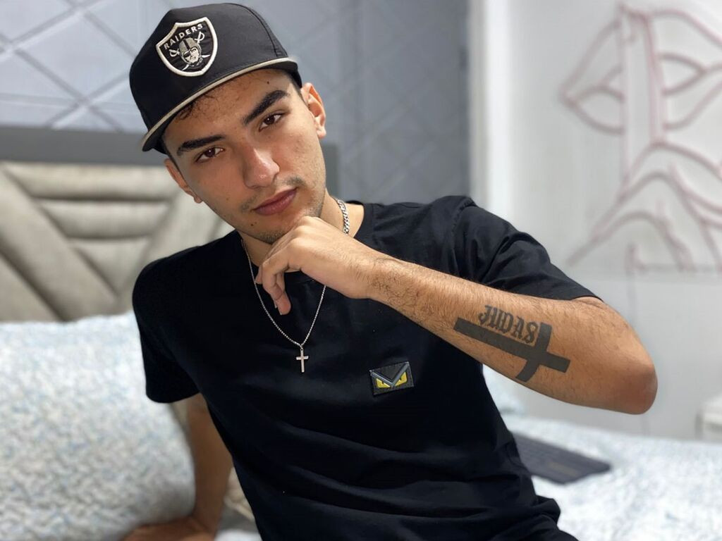 AleekRuiz LiveJasmin