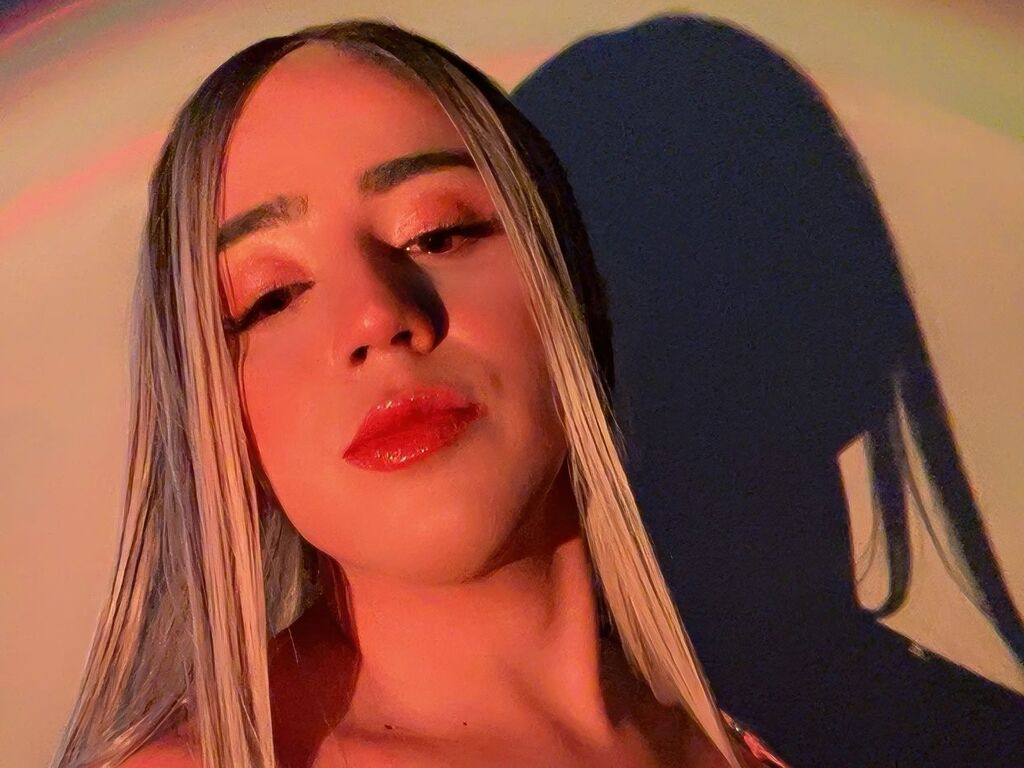 AlejaHill Desnudo