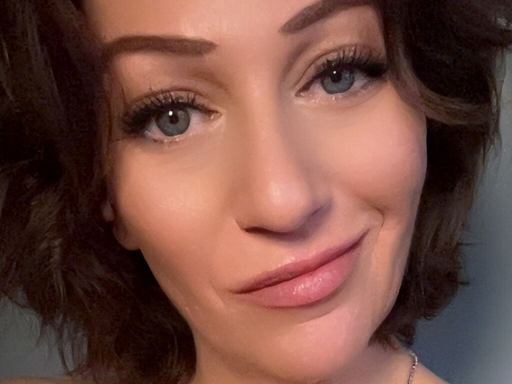 AlessaBee LiveJasmin