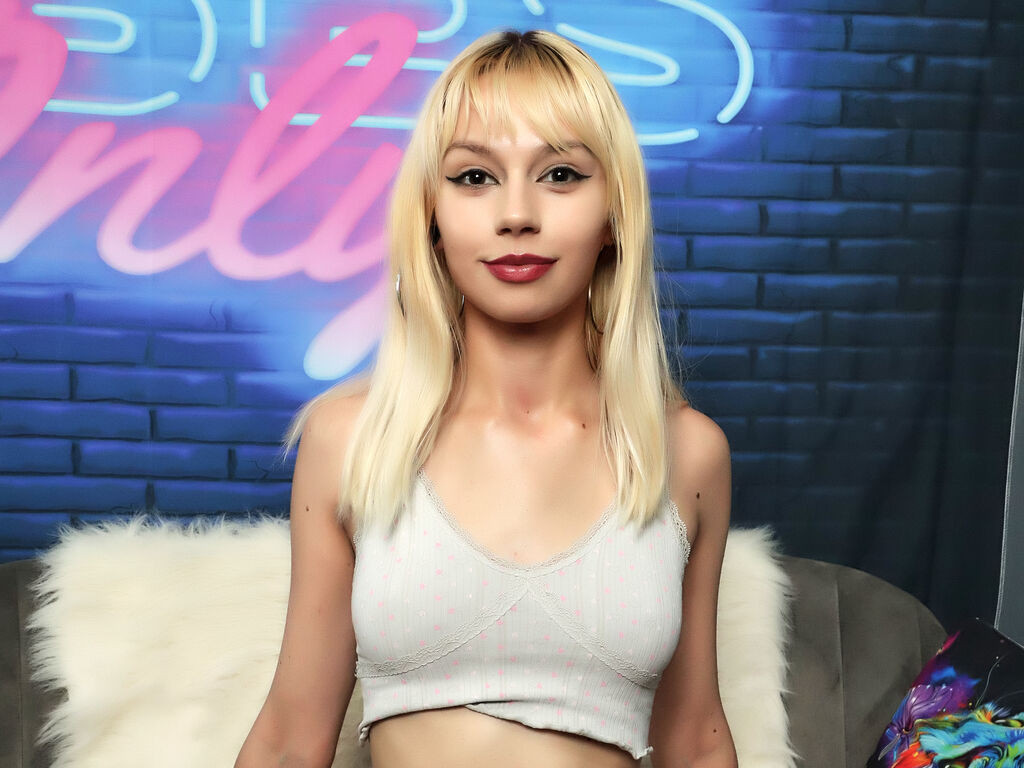 AlessiaCroft Nude