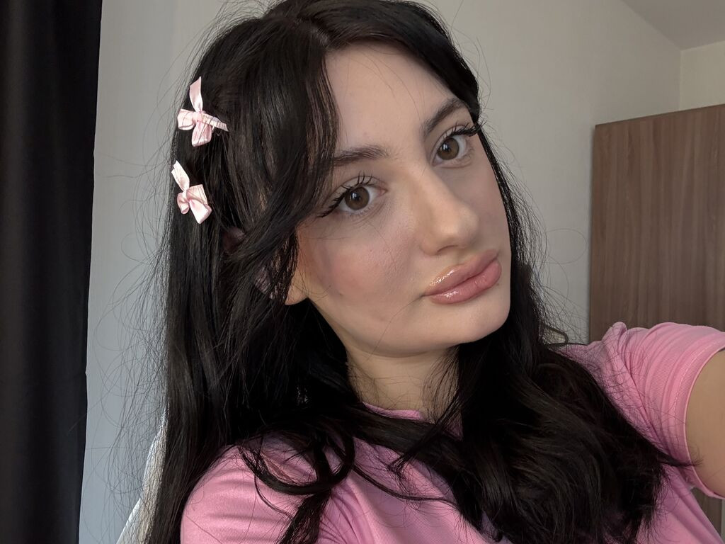 AliceFinnch Nude