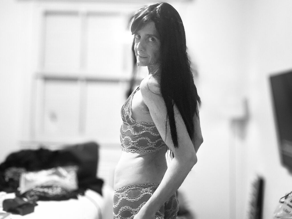 AliceinFurs LiveJasmin