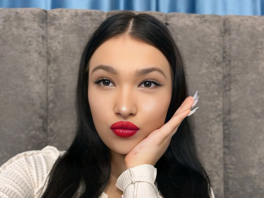 AlinaCrystals LiveJasmin