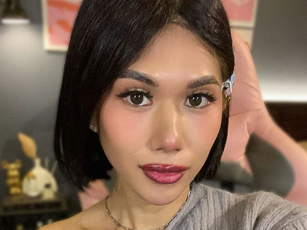 AloraLora LiveJasmin