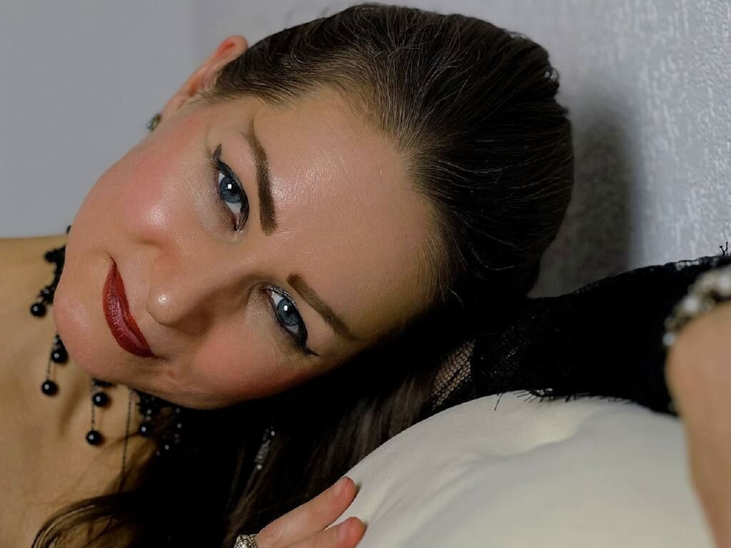 AlyonaJohnson Desnudo