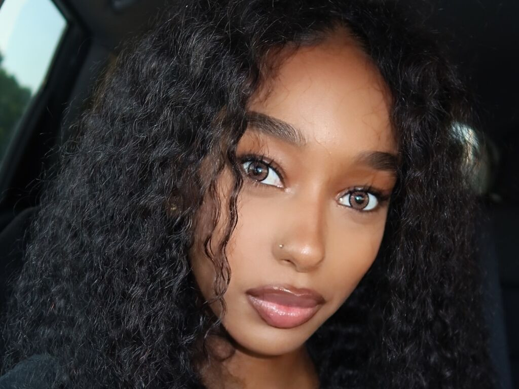 AmaraVelour LiveJasmin