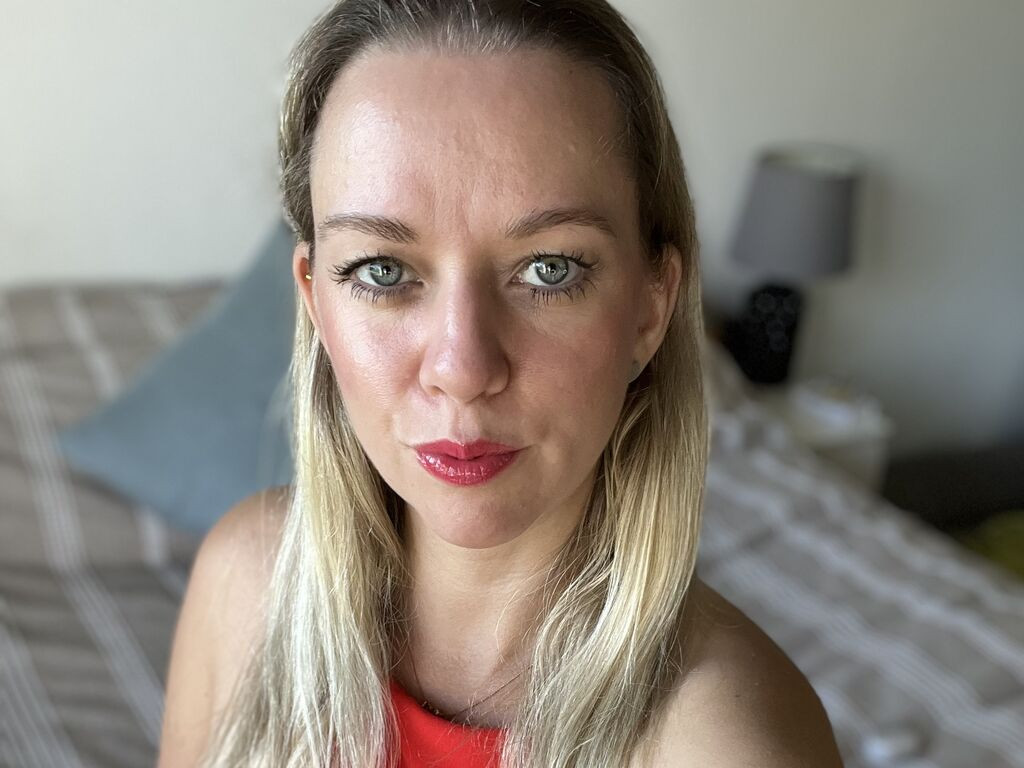 AmindaRobin LiveJasmin