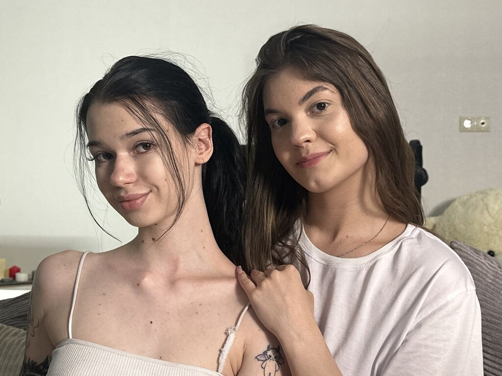 AmmyandMira Desnudo