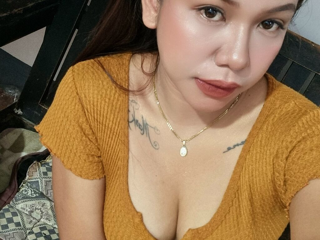 AngelaClementin Nude