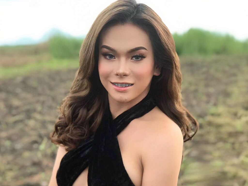 AngelicaHakenson Nude