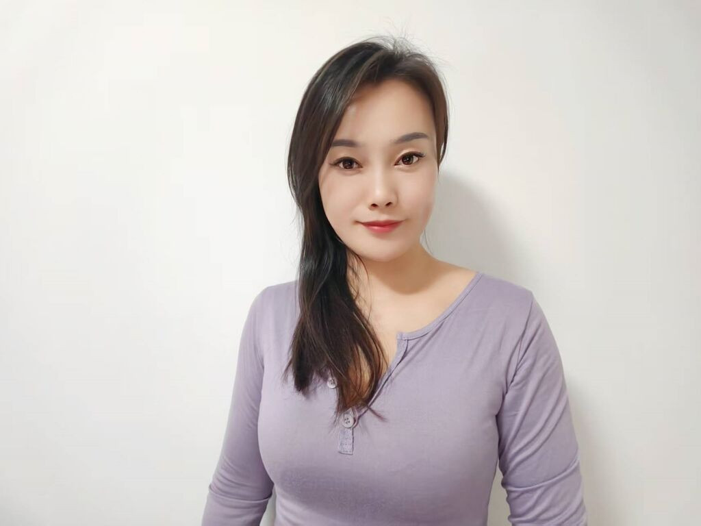 AnikaJunko LiveJasmin