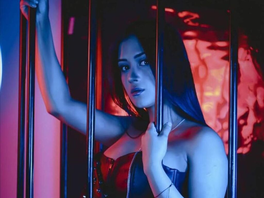 AnniRousse LiveJasmin