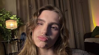 AnyaCarbaugh Cam