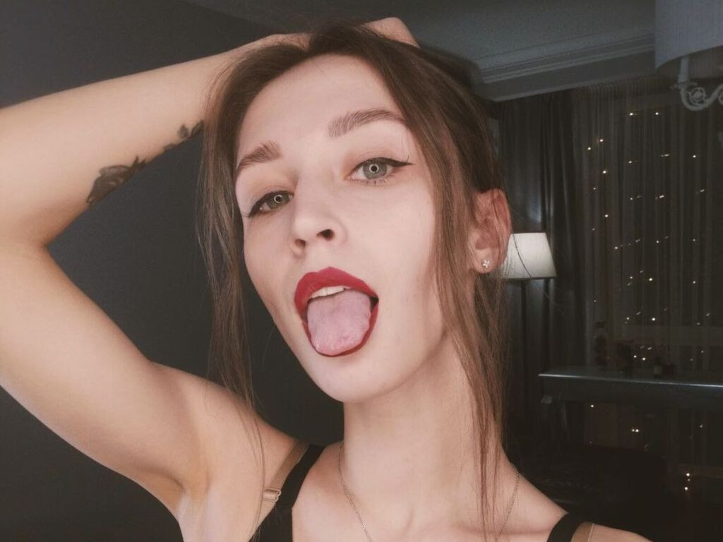 AraAcey Nude