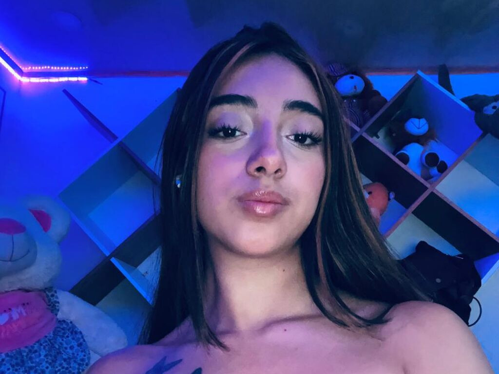 AriPhol LiveJasmin