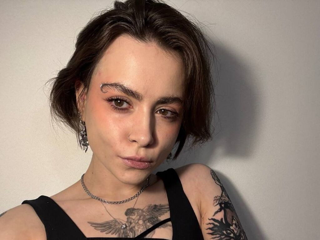 AriaBlair Nude