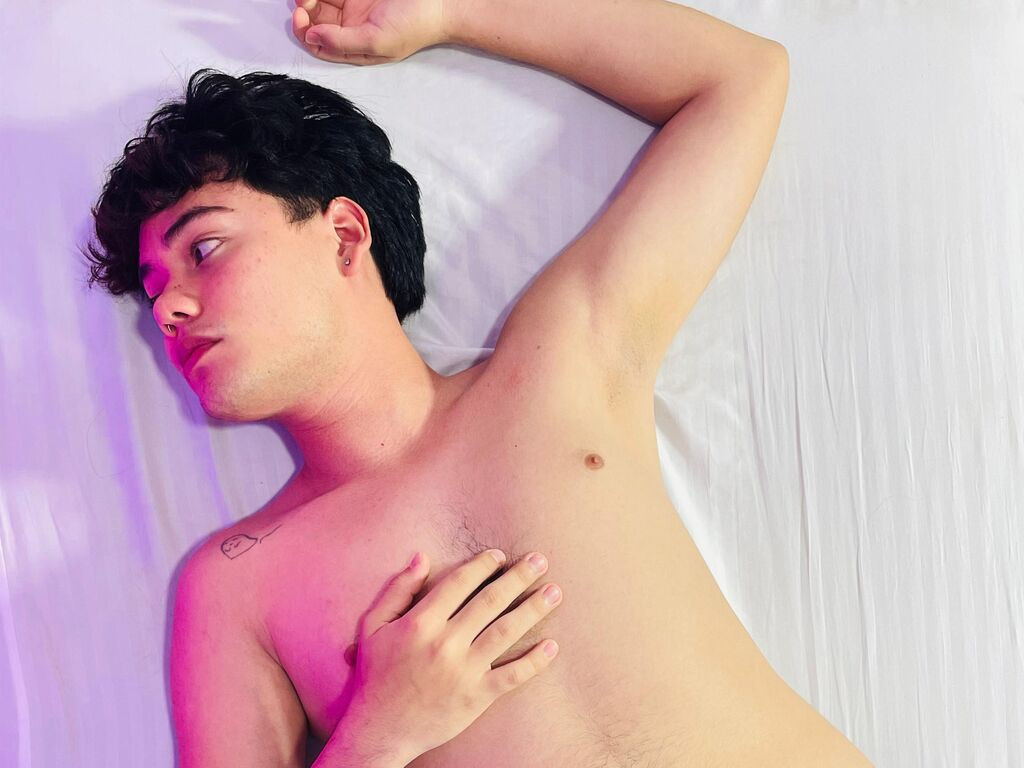 ArturoKlaise LiveJasmin