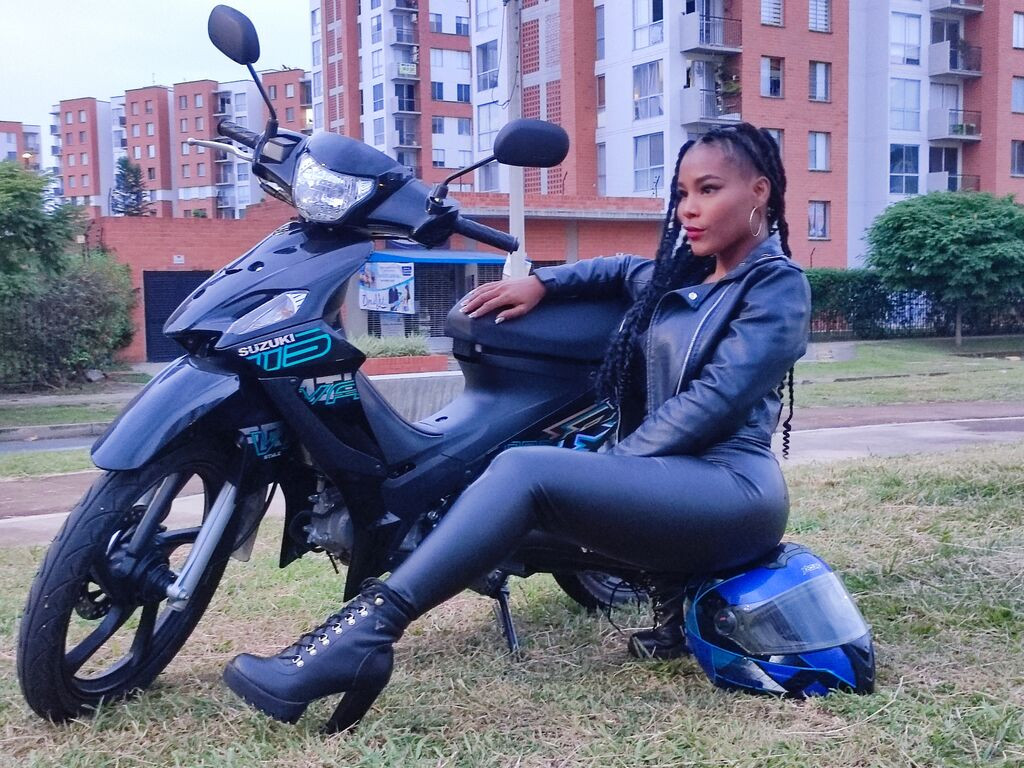 AschantyDavis LiveJasmin