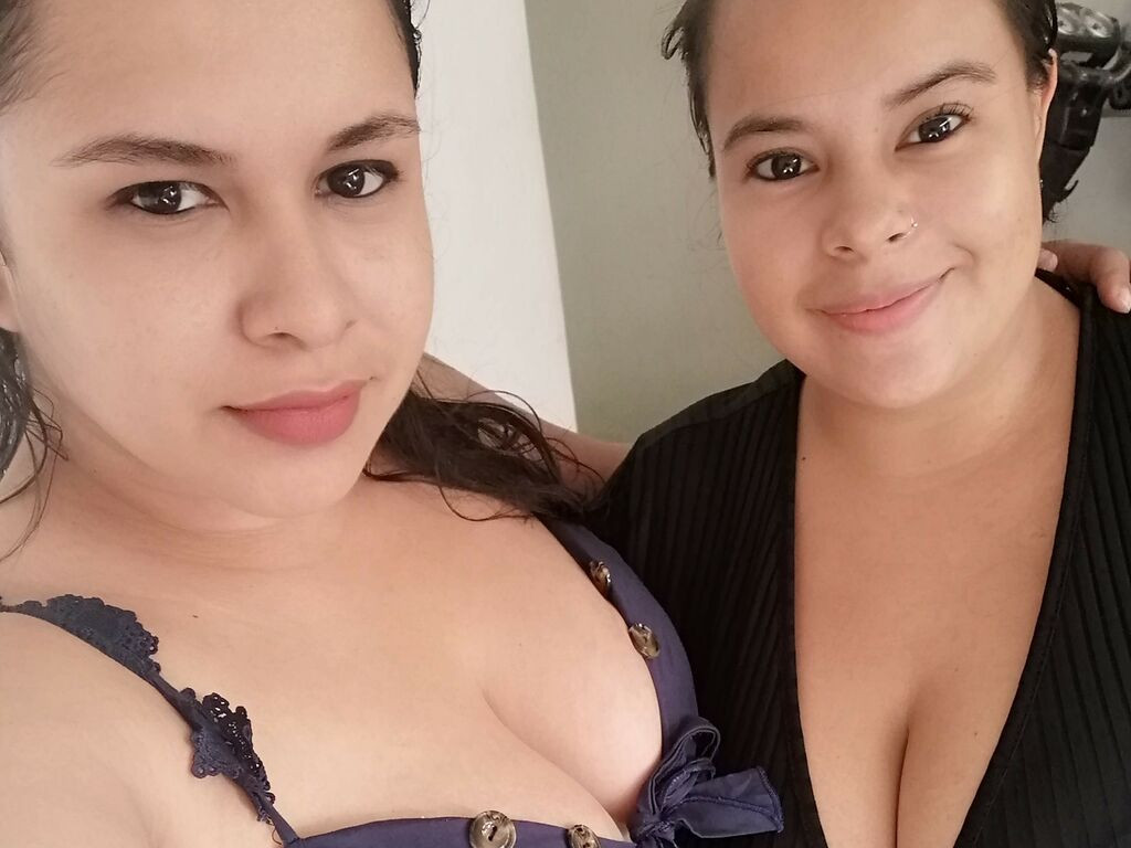 AshelyEmily Desnudo
