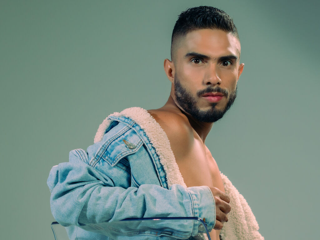 AshtonBeats LiveJasmin