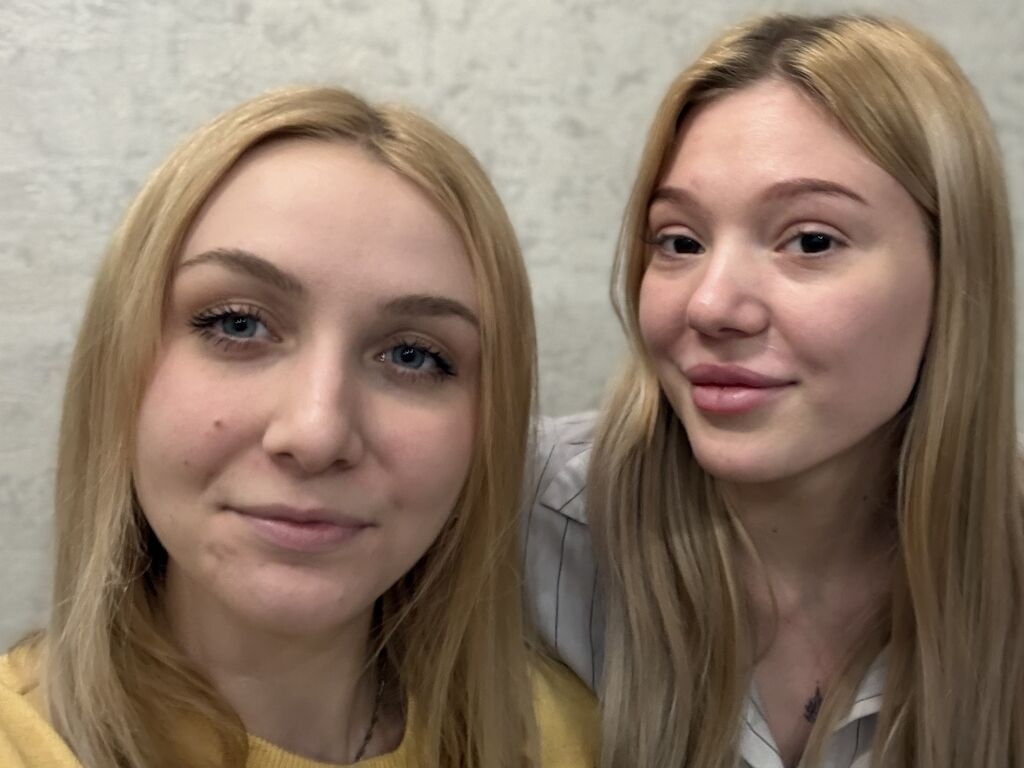 AuroraAndBumle LiveJasmin