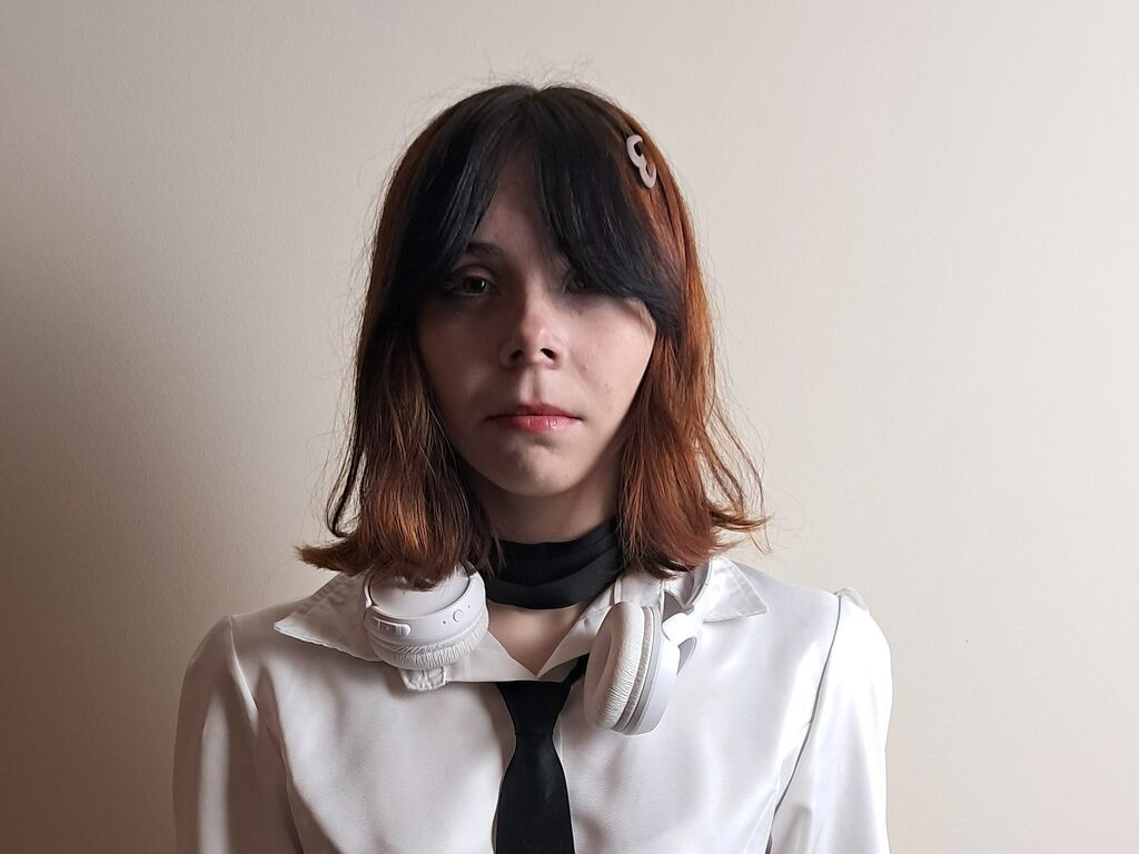 BeataCsuhta LiveJasmin