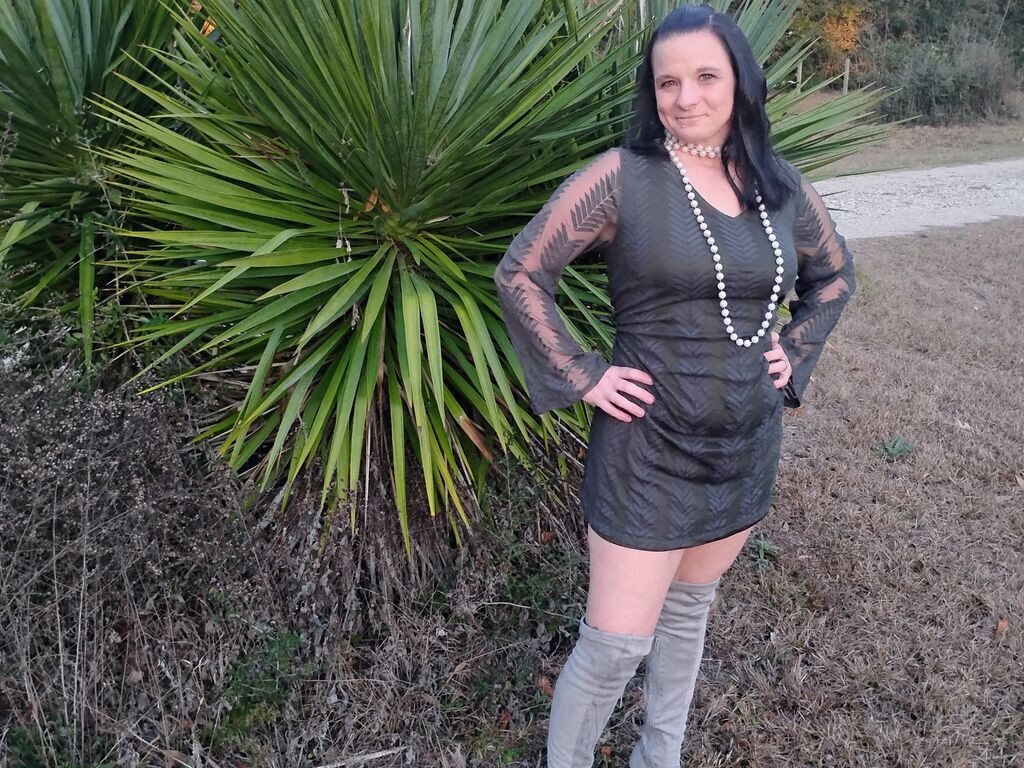 BonnieElla LiveJasmin