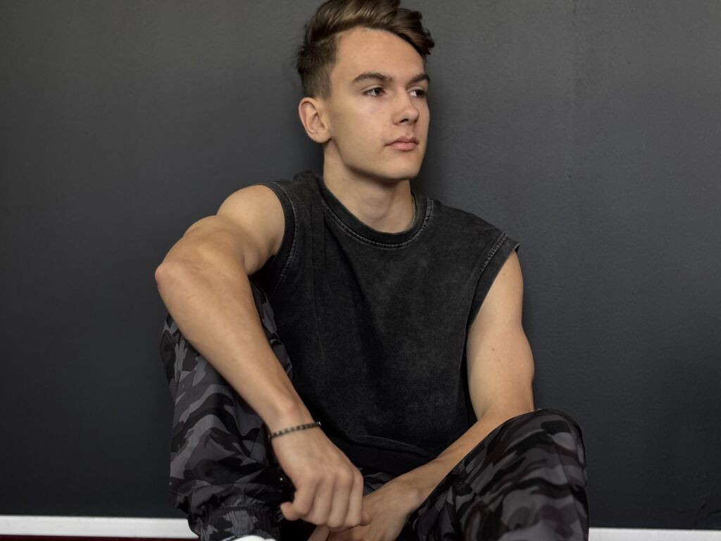 BradyFlint LiveJasmin