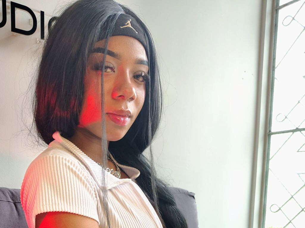 BreendaJones LiveJasmin