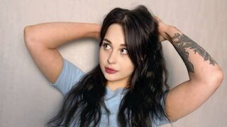 BrittaniMompoint Cam