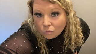 CURVYBlondie Cam