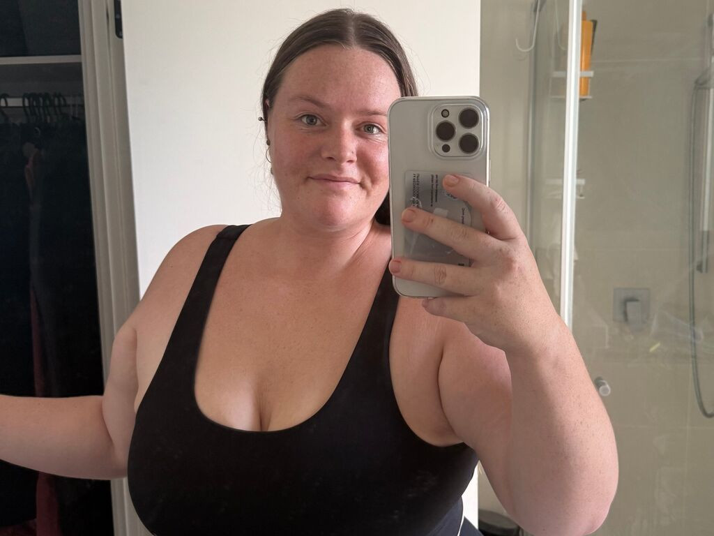 Carinabro LiveJasmin