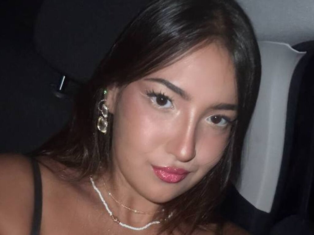 CarliHeinbaugh LiveJasmin